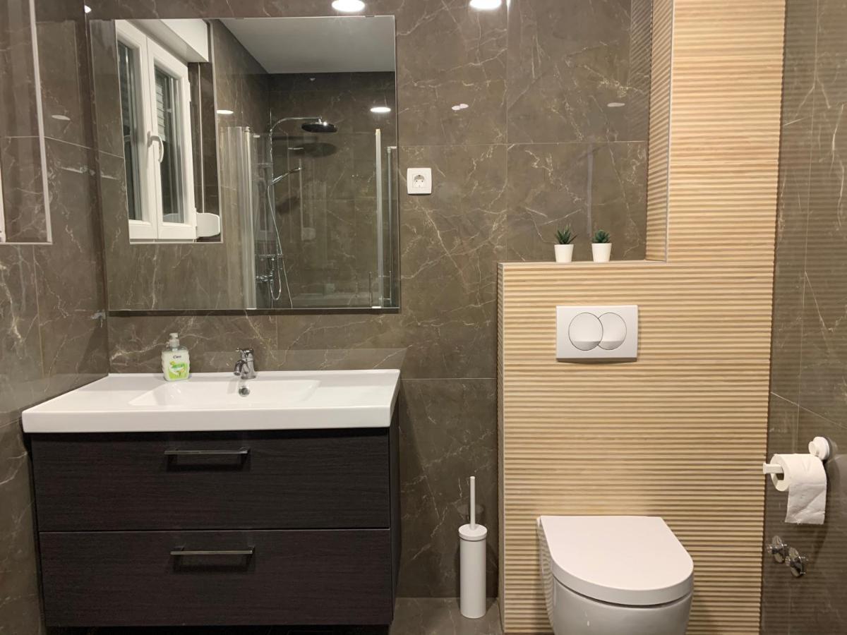 Green Apartment By Alex Rafael Zagreb Bagian luar foto